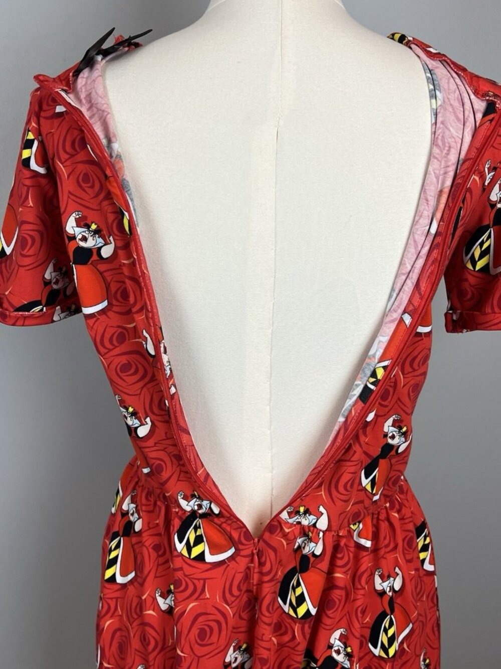 Disney Cakeworthy Alice in Wonderland Queen Of Hearts Dress Womens Small NWT - Picture 10 of 14